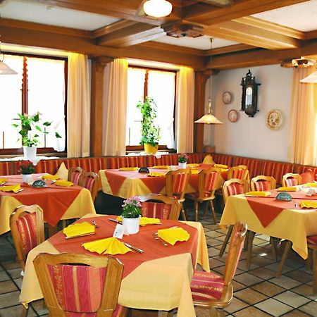 Hotel Schwarzes Ross Шварцах-ам-Майн Экстерьер фото